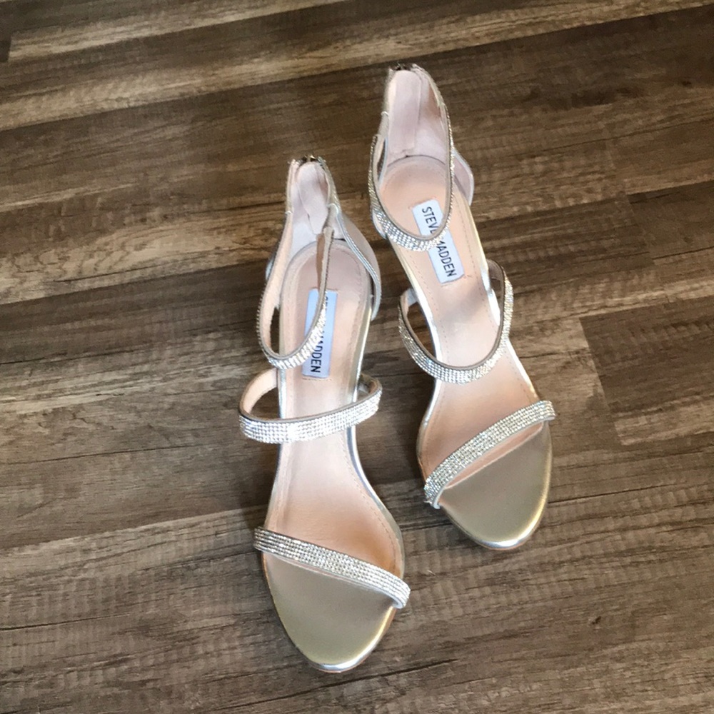 Glitzy silver detail Steve Madden Heels. Perfect.